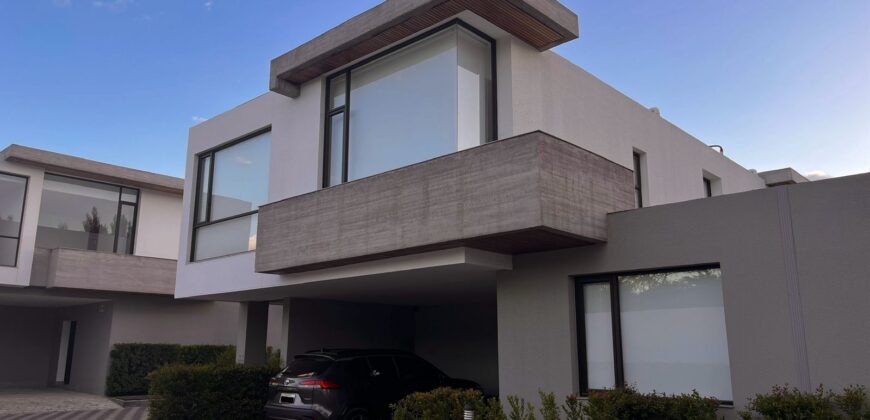 Casa Moderna en Renta/Venta – Puembo